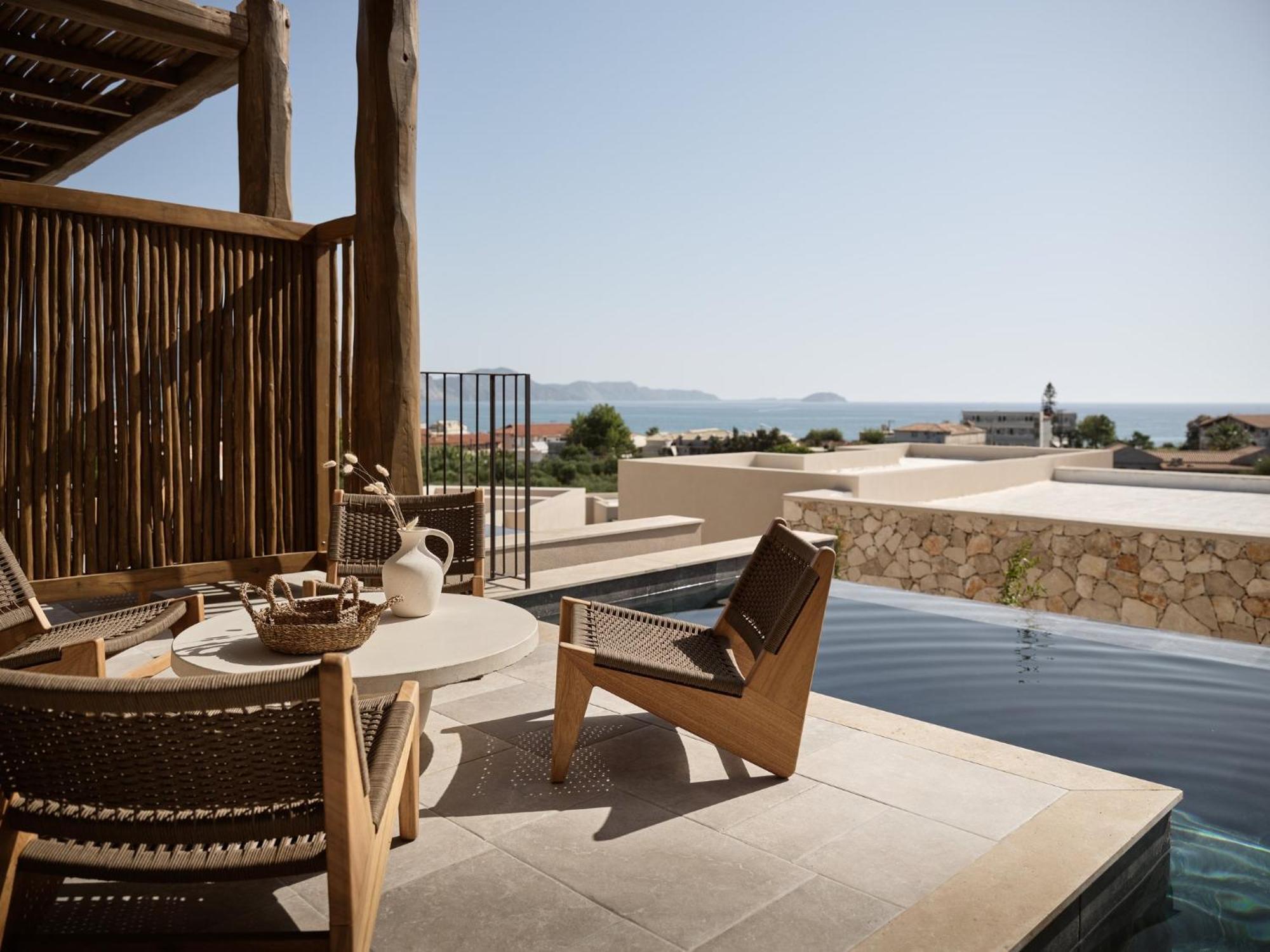 Hotel Pierros