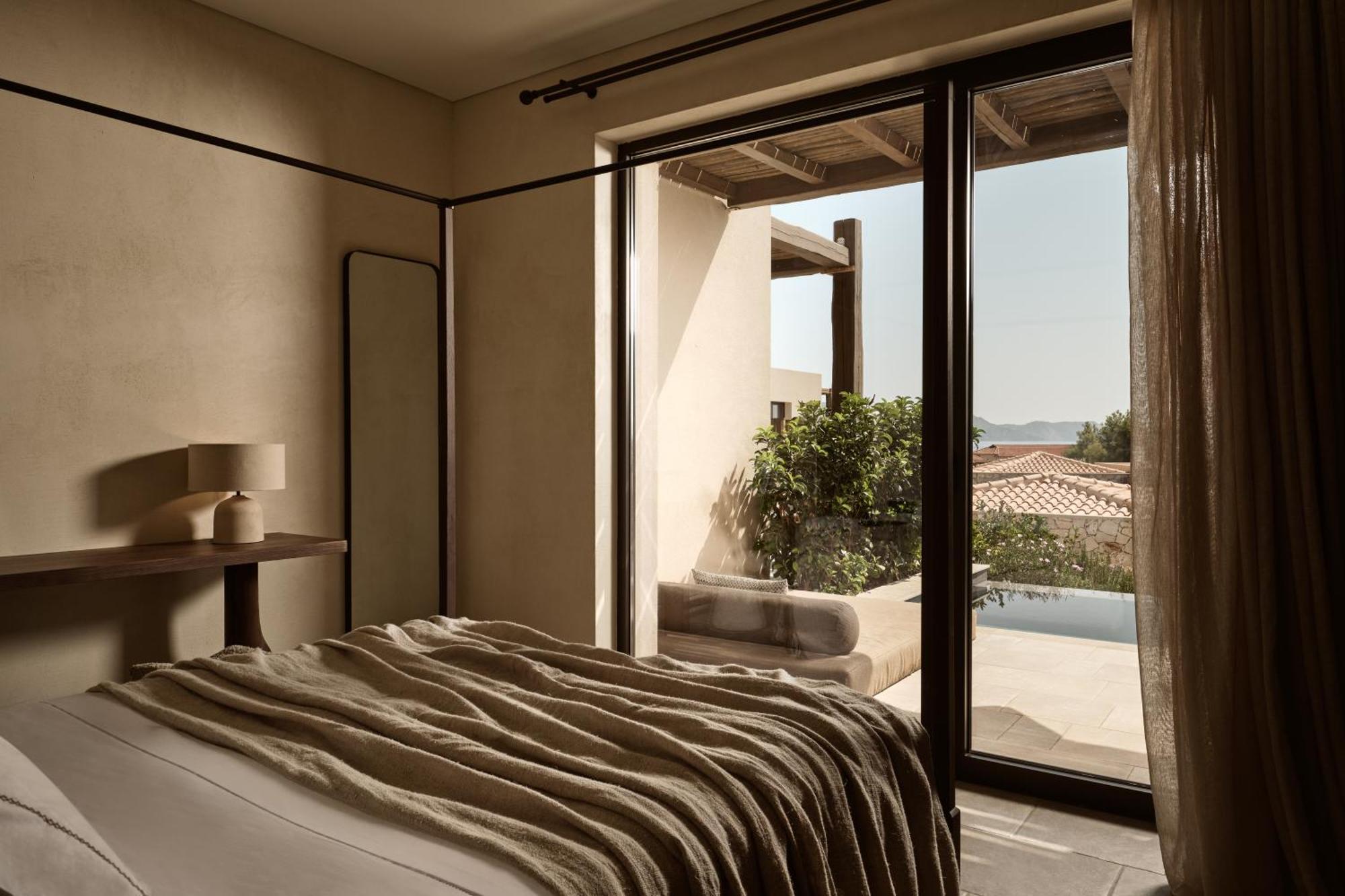 Hotel Pierros